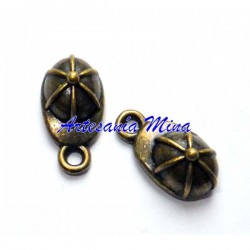 Colgante/charm gorra 13 x 7 mm