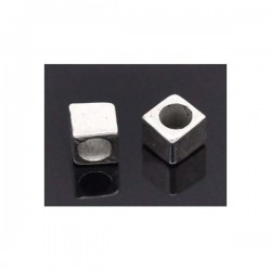 Cuenta cubo 4 x 4 mm plata...