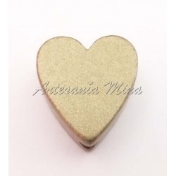 Corazón de madera dorado...